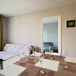 Apartman Con Terraza Cerca Del Mar