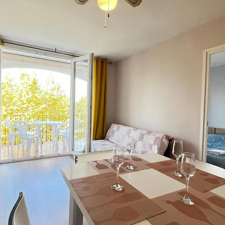 아파트 Con Terraza Cerca Del Mar *
