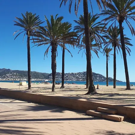 Con Terraza Cerca Del Mar