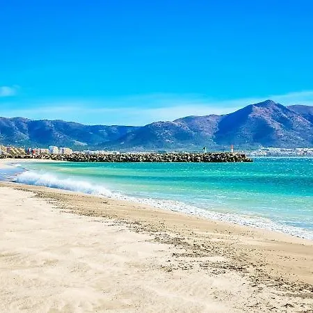 Con Terraza Cerca Del Mar 아파트