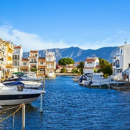 Con Terraza Cerca Del Mar 아파트