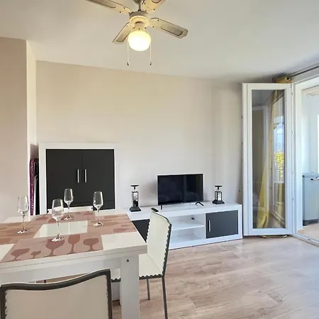 Con Terraza Cerca Del Mar דירה אמפוריבראבה